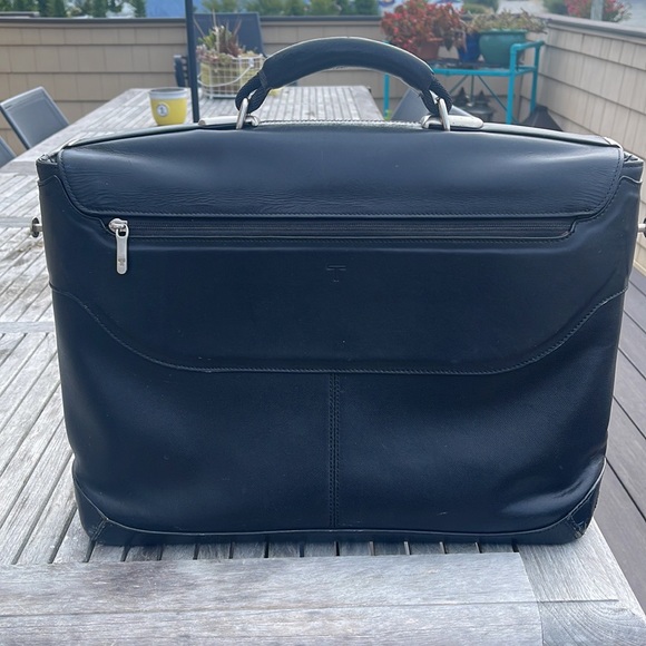 Tumi 2951D Black Leather Briefcase - Picture 2 of 3
